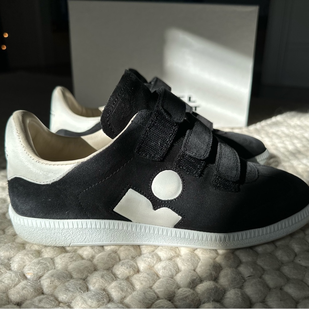ISABEL MARANT SNEAKERS!